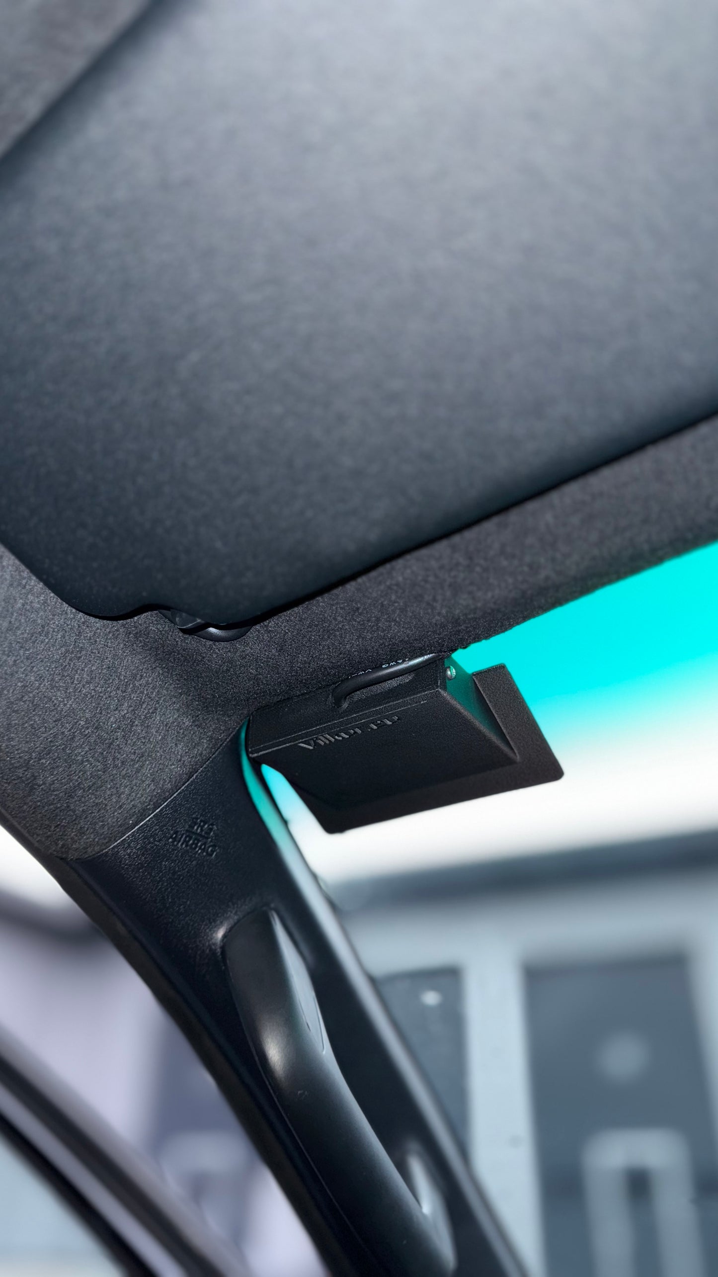 3D-prinditud klaasi kinnitus Purelux Sweeper märgutulele.