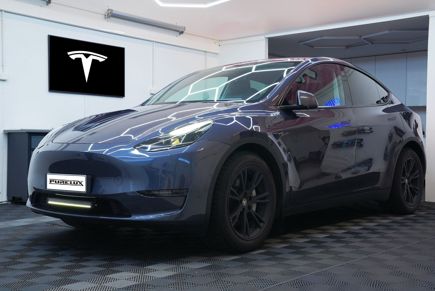 Tesla Model Y (2019 - ) Panther Aero C540